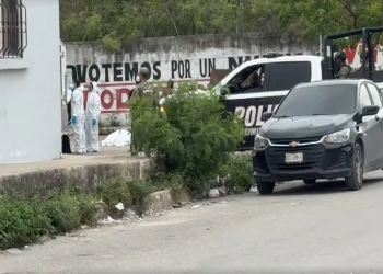 policías resguardan área de hallazgo en Villas Otoch