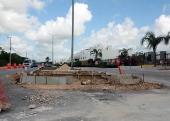 Semáforos en polígono sur de Cancún operarán antes de julio