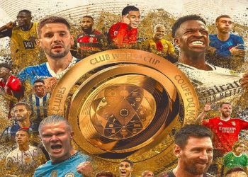 Jugadores de diferentes equipos durante el Mundial de Clubes 2025, en una jugada clave del torneo.