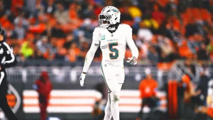 Jalen Ramsey con uniforme blanco en un partido de NFL
