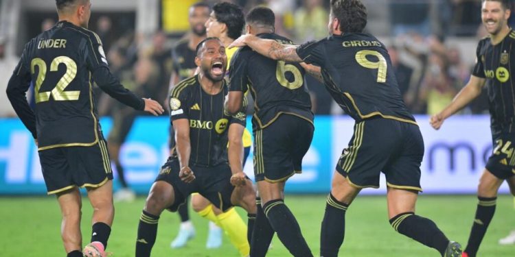 Jugadores de LAFC celebrando un gol durante el partido contra Club América en el Mundial de Clubes 2025.