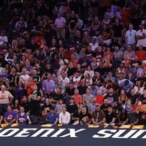 Vista amplia de las gradas repletas en las Finales NBA Game 7