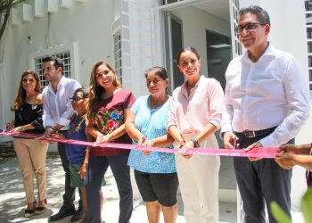 Autoridades inauguran centro de salud en Cancún como parte de proyectos 2025.