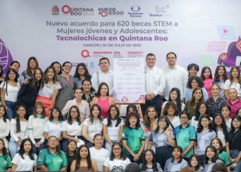 Ana Paty Peralta, participó en la firma del Nuevo Acuerdo para 620 becas STEM a Mujeres Jóvenes y Adolescentes: Tecnolochicas en Quintana Roo