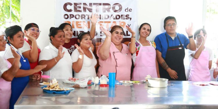 Ana Paty Peralta visita el Centro de Oportunidades, Bienestar y Unidad Social (COBUS) de la Supermanzana 103