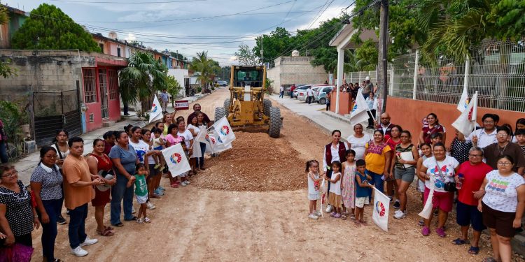 Ana Paty Peralta arranca segunda etapa de rehabilitación de pavimento en Tierra Maya