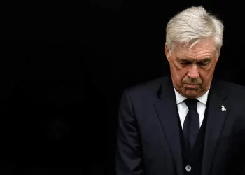 Carlo Ancelotti luce serio tras ser condenado