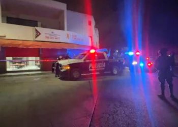Balean fachada de taquería Los Tarascos en Cancún