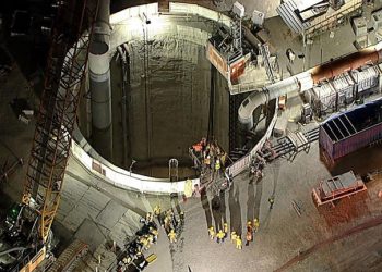 Al menos 15 trabajadores quedaron atrapados tras derrumbe en túnel de California