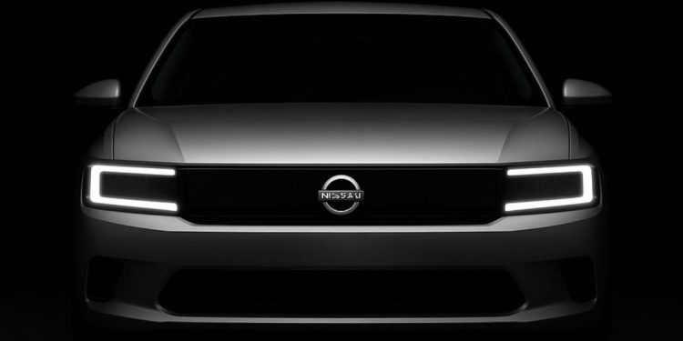 Frente iluminado del nuevo Nissan Tsuru 2026 en color negro