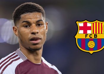 Marcus Rashford junto al escudo del FC Barcelona tras su fichaje