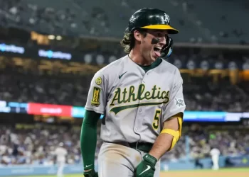 Jacob Wilson en uniforme de los Athletics en 2025
