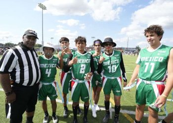 Jugadores de México celebran en el campeonato de Flag Football 2025