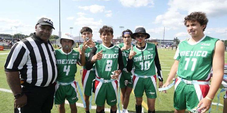 Jugadores de México celebran en el campeonato de Flag Football 2025