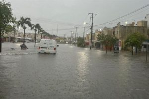 Zona urbana de Cancún gravemente afectada por inundaciones