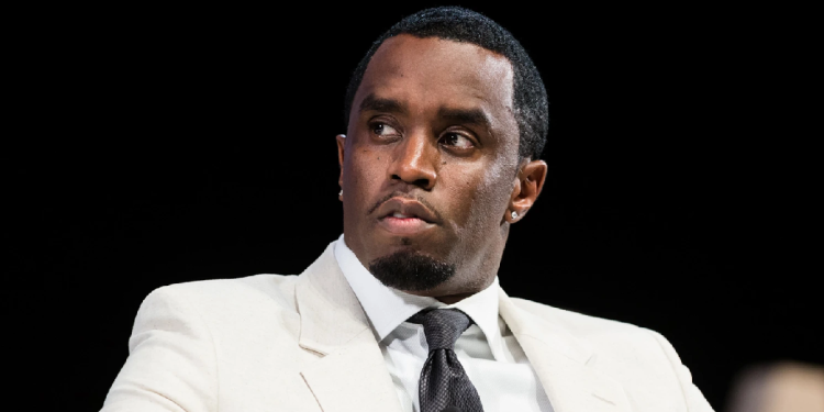 Sean “Diddy” Combs posando para sesión fotográfica
