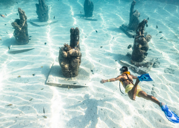 Esculturas submarinas del MUSA en Cancún