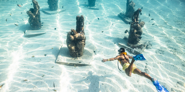 Esculturas submarinas del MUSA en Cancún