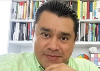 Fotografía del psiquiatra detenido por violación en Cancún