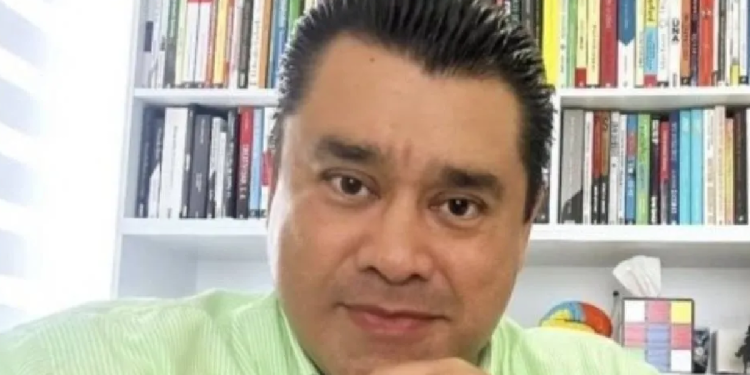 Fotografía del psiquiatra detenido por violación en Cancún