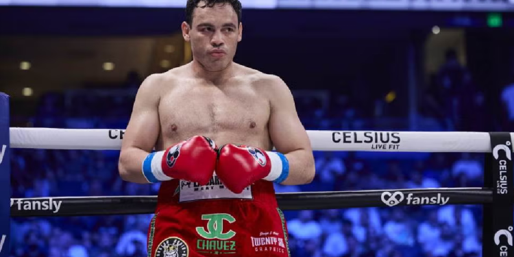 Julio César Chávez Jr. durante una pelea en el ring