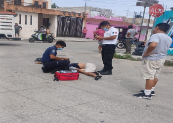 Joven repartidor herido tras accidente con ambulancia en Cancún