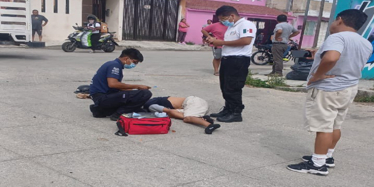 Joven repartidor herido tras accidente con ambulancia en Cancún