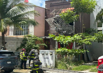 Casa dañada tras explosión por fuga de gas