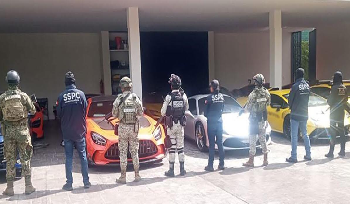 Autoridades resguardan autos de lujo en Temozón Norte