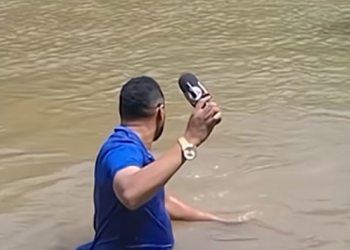 Reportero brasileño se muestra visiblemente asustado tras hallar cuerpo en el río Mearim