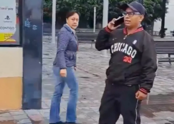 Funcionaria Adriana “N” de JUMAPA en Celaya durante amenaza a ciudadano
