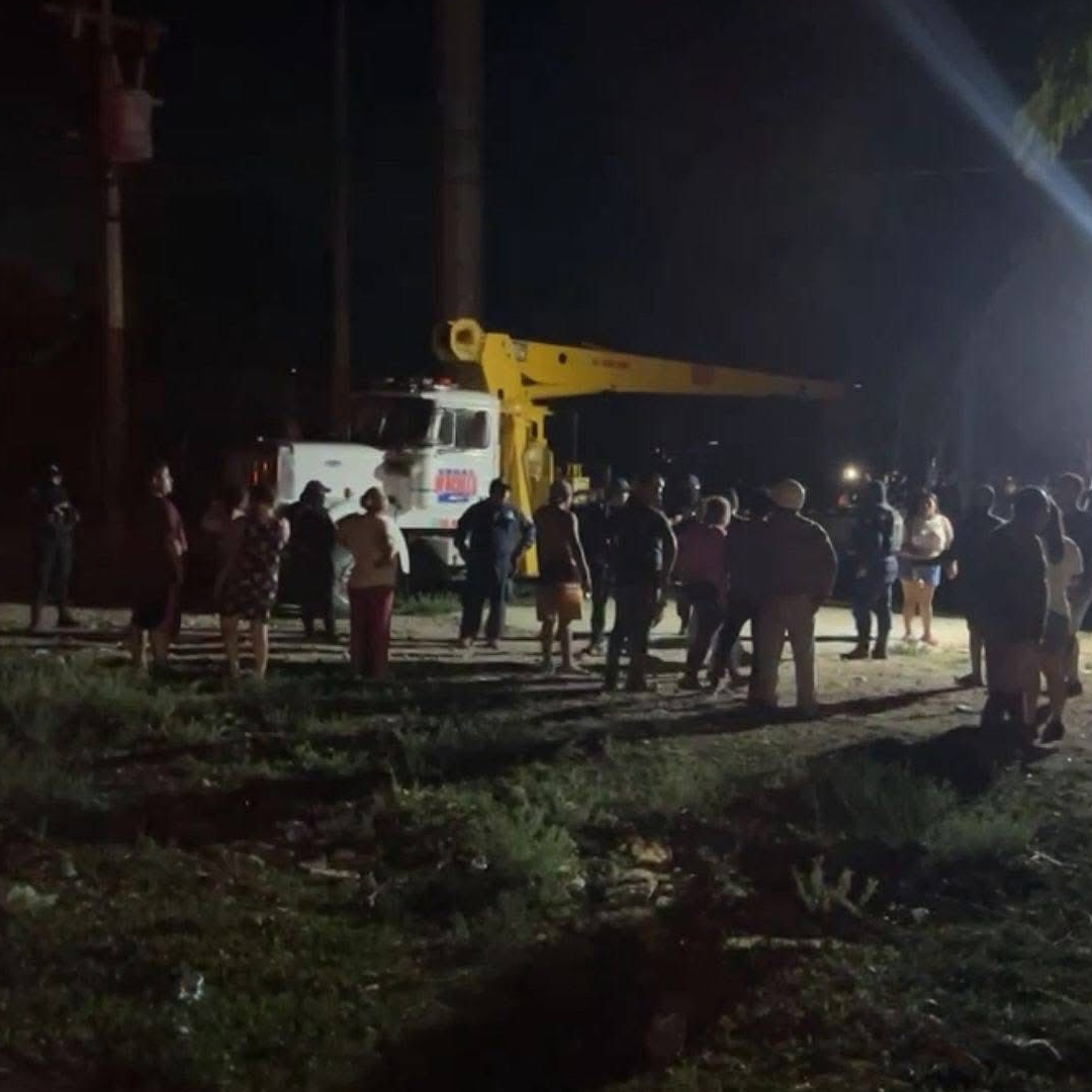 Desalojo en colonia Tren Maya durante la madrugada