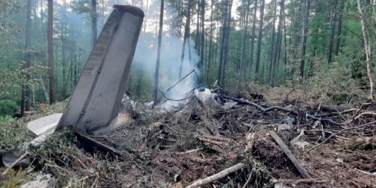 Restos del avión siniestrado en la región de Amur
