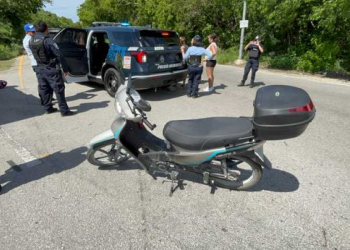 motociclista arrolla a una familia en Playa del Carmen