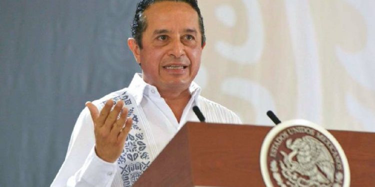 Embajador Carlos Joaquín durante su discurso en un foro internacional