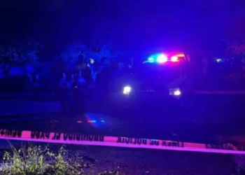 Patrullas policiales acordonando la zona del ataque en Villas Otoch