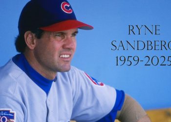 Ryne Sandberg con uniforme de los Cubs, homenaje tras su fallecimiento en 2025.