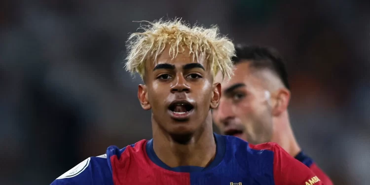 Lamine Yamal celebrando un gol con el FC Barcelona
