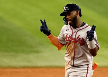 Celebración de jugador de los Braves tras imparable