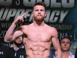  Canelo Álvarez durante el pesaje previo a su combate