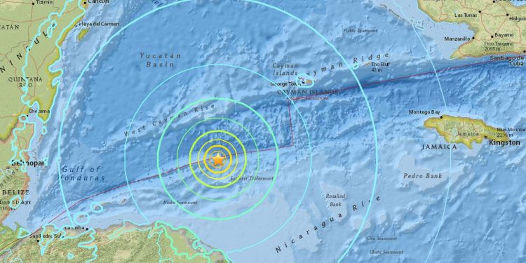 Sismo en el mar Caribe y alerta de tsunami sacuden la región