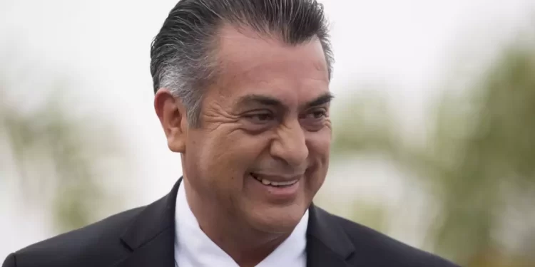 Hombre incendia casa de “El Bronco”; escolta le dispara
