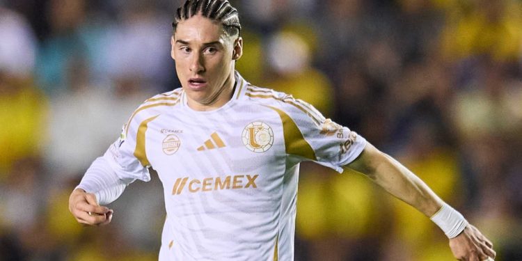 Marcelo Flores durante un partido con Tigres, considerado promesa mexicana para emigrar a Europa.