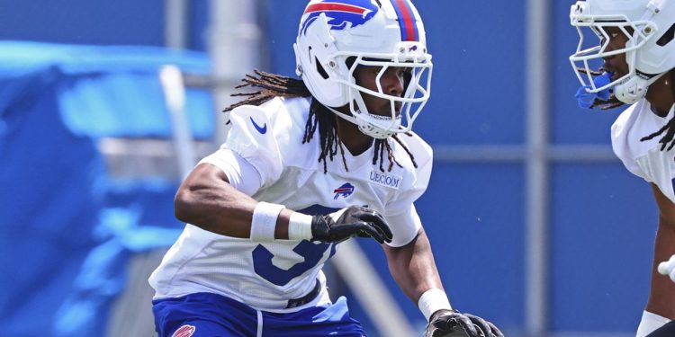 Maxwell Hairston entrenando con los Buffalo Bills en el campamento de novatos