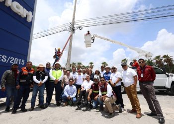 Ana Paty Peralta, constató la realización del programa de alineación de cables, en el Boulevard Luis Donaldo Colosio