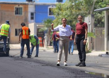 Ana Paty Peralta supervisa obra de rehabilitación de pavimento que se realiza en Tierra Maya