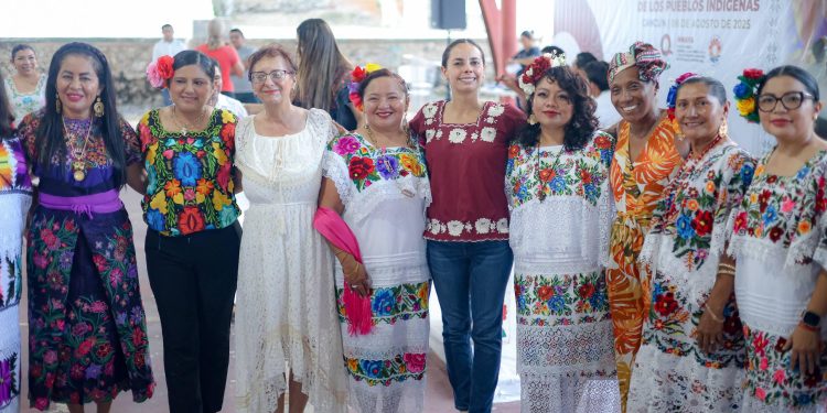 Ana Paty Peralta, encabezó la Conmemoración por el Día Internacional de los Pueblos Indígenas