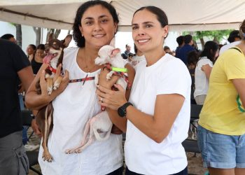 Ana Paty Peralta asistió, a la Campaña de Vacunación Antirrábica gratuita, realizada por la Dirección de Protección de Bienestar Animal