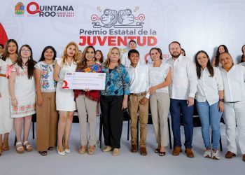 Galardonan a 7 cancunenses en el “Premio Estatal de la Juventud 2025”