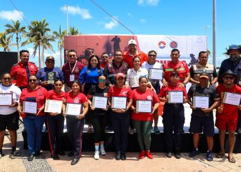 Ana Paty Peralta, llevó a cabo la clausura de la emblemática competencia “Bombero Challenge 2025”